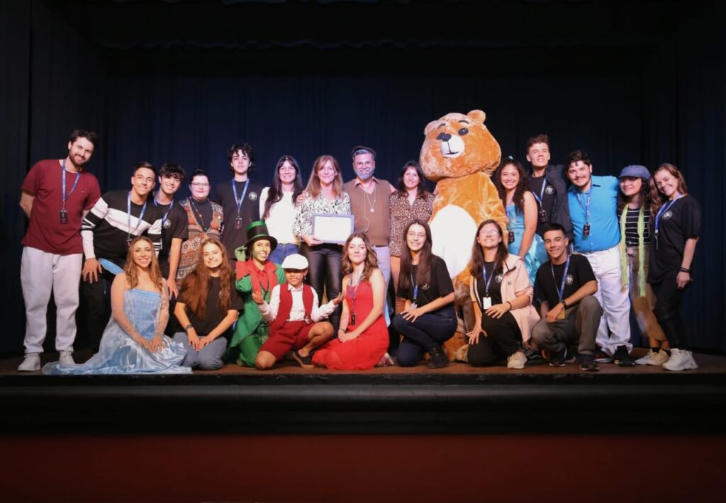 Escola de Teatro de Cocal do Sul consolida Intercâmbio Internacional