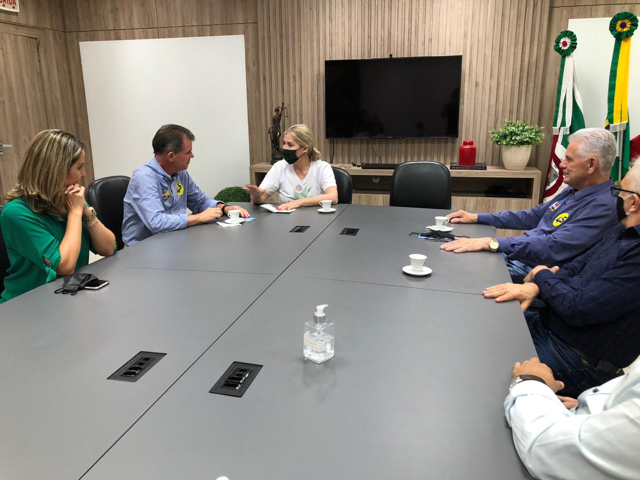 Candidatos à prefeitura de Nova Veneza discutem pleitos na Unesc