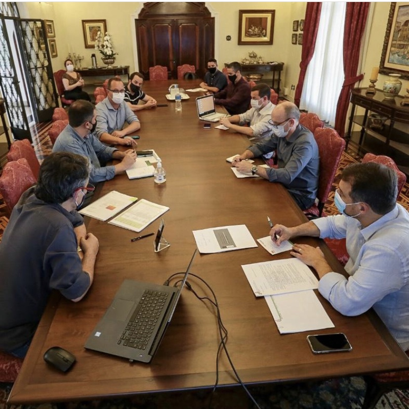 Médicos clamam mais empenho da população no combate ao coronavírus; O novo Governo de Moisés; Eron na Casa Civil; Colombo contesta participação do PSD