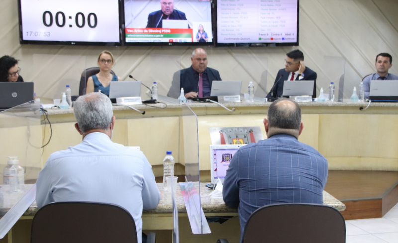 Chapa única para a eleição na Acic; Moisés e o Cidadania; Assembleia discute Passaporte da vacina