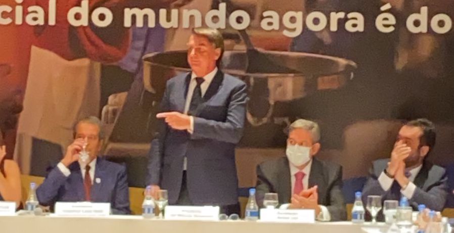 A filiação de Bolsonaro; a sintonia de Moisés com o MDB; PP, PL e Republicanos de mãos dadas em prol de Bolsonaro