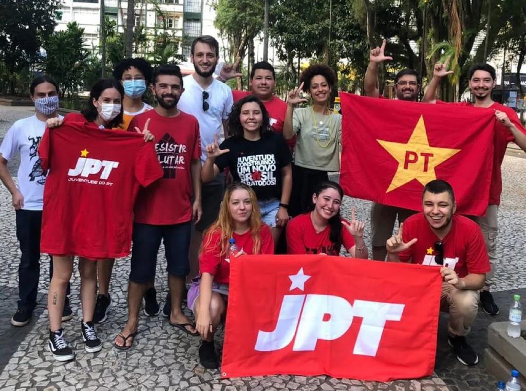 Moisés com um pé no Republicanos; Acélio Casagrande deixa da Secretaria de Saúde em Criciúma; Expectativa de reunião tensa no MDB; Daniel Freitas no PL