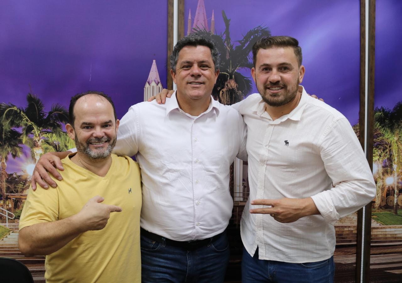 A não renúncia de Salvaro; Vereadora de Criciúma pede a benção de Lula; A reunião de Kassab e Colombo; Posse na Acic